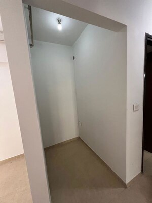 Room in 2 BHK Apartment at Lodha Palava Downtown, Dombivli East – for Rent