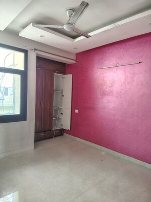 Room in 3 BHK Builder Floor at MS Enclave Zirakpur, Dhakoli – for Rent