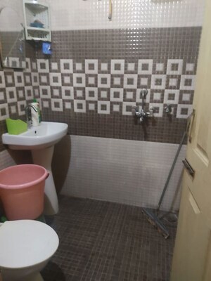 Team Area in 2 BHK Builder Floor at Dhakoli – for Rent