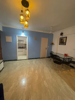 Room in 2 BHK Apartment at Hiranandani Avalon, Powai – for Rent
