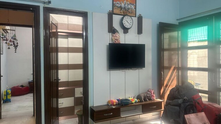Room, vip road 6+ Bedroom 2300 Sq.Ft. Independent House In Vip Road Zirakpur 9723847