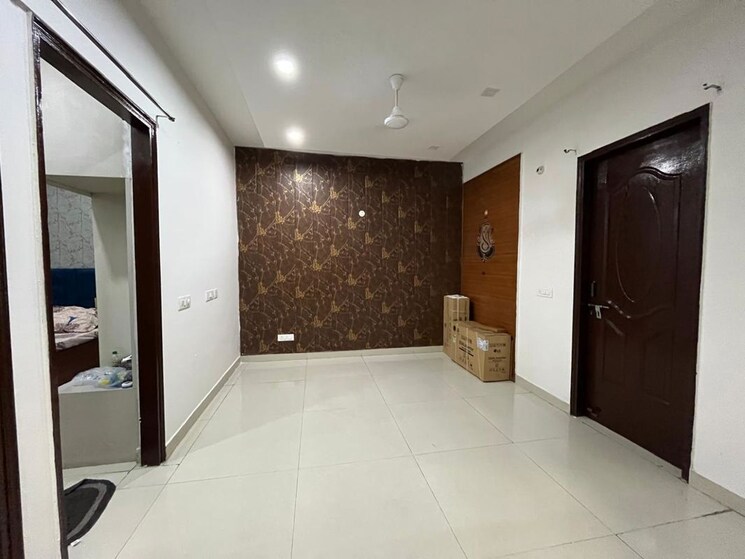 Room, pir machalla 3 Bedroom 1250 Sq.Ft. Builder Floor In Pir Machalla Zirakpur 9723857