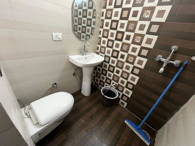 Bathroom, pir machalla 3 Bedroom 1250 Sq.Ft. Builder Floor In Pir Machalla Zirakpur 9723857