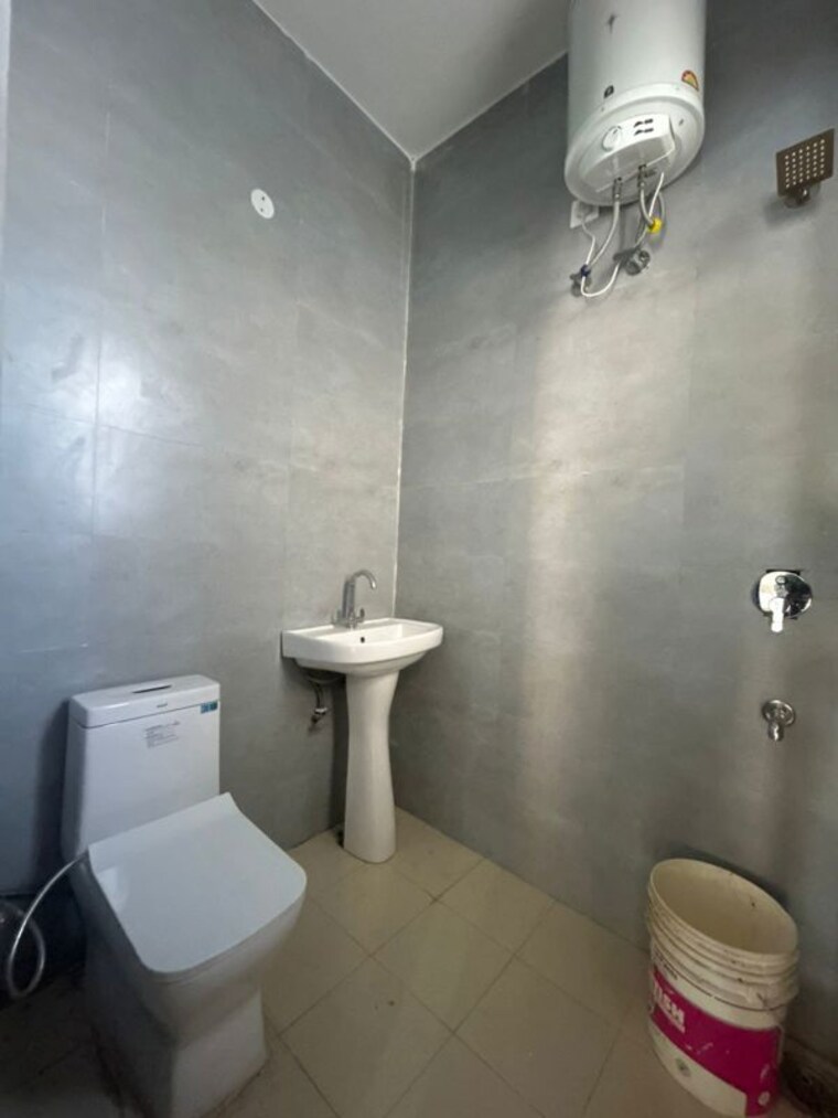 Bathroom, dhakoli 3 Bedroom 1250 Sq.Ft. Builder Floor In Dhakoli Zirakpur 9723862