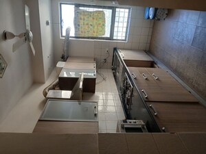 Team Area in 2 BHK Builder Floor at Auram Floor, South City 2 – for Rent