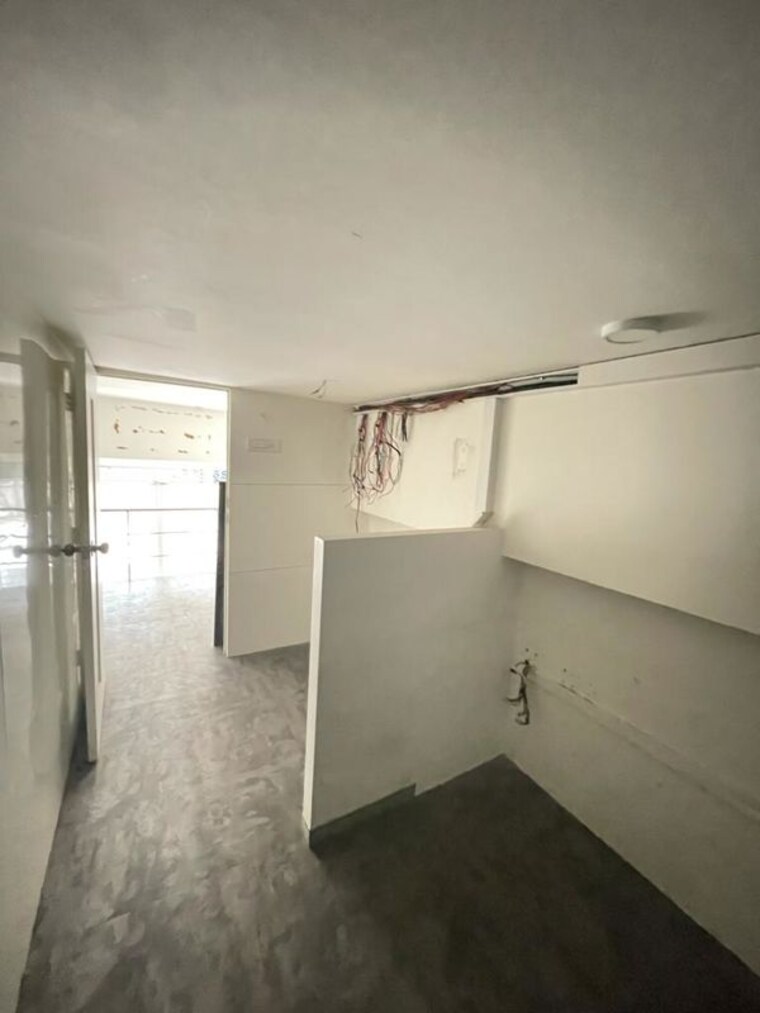 Bathroom, nahar-amaryllis-towers-and-plaza Commercial Shop 850 Sq.Ft. In Chandivali Mumbai 9723851