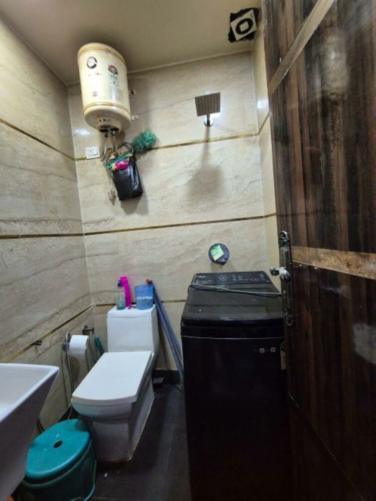 undefined, ramesh nagar 2.5 Bedroom 950 Sq.Ft. Builder Floor In Ramesh Nagar Delhi 9723871