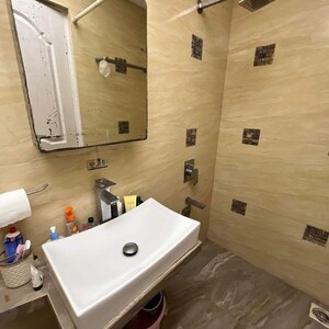 Bathroom in 2 BHK Apartment at Ajanta Apartments Santacruz West, Tps Iii – for Rent