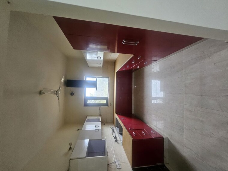 Team Area, sector 16 4 Bedroom 350 Sq.Yd. Builder Floor In Sector 16 Faridabad 9723920