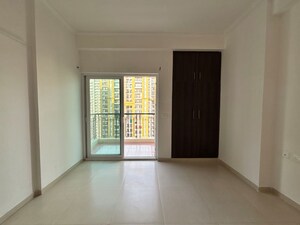 Room in 4 BHK Apartment at ATS Rhapsody, Sector 1 Greater Noida – for Rent