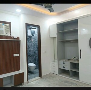 Building Lobby in 2.5 BHK Builder Floor at Mansarover Garden – for Rent