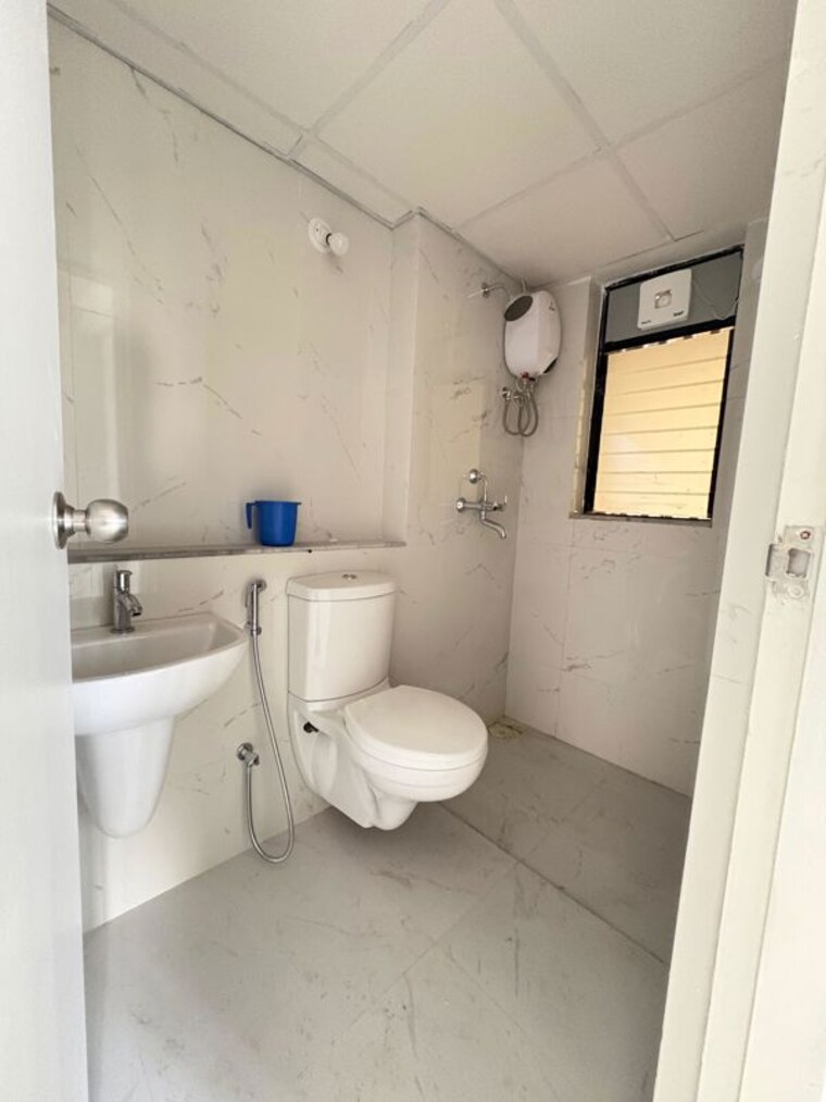 Bathroom, runwal-gardens-phase-i 2 Bedroom 622 Sq.Ft. Apartment In Dombivli East Thane 9723965