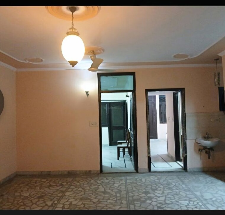 Room, ramesh nagar 2.5 Bedroom 950 Sq.Ft. Builder Floor In Ramesh Nagar Delhi 9723976