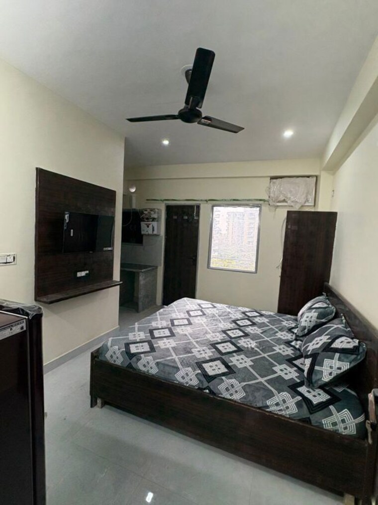 Bedroom, sector 56 1 Bedroom 100 Sq.Yd. Builder Floor In Sector 56 Gurgaon 9723973