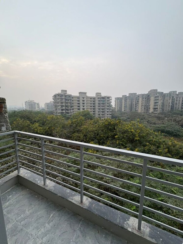 Balcony, sector 56 1 Bedroom 100 Sq.Yd. Builder Floor In Sector 56 Gurgaon 9723973