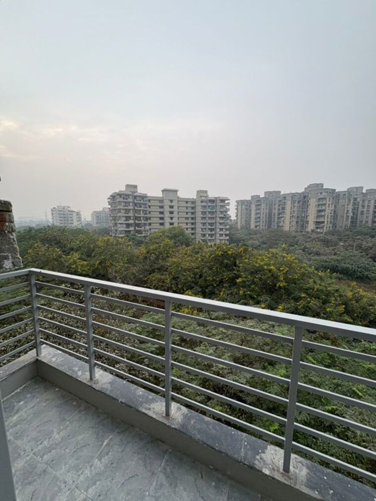 Balcony, sector 56 1 Bedroom 100 Sq.Yd. Builder Floor In Sector 56 Gurgaon 9723973