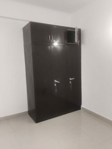 Room in 3 BHK Apartment at Gardenia Gateway, Sector 75 – for Rent