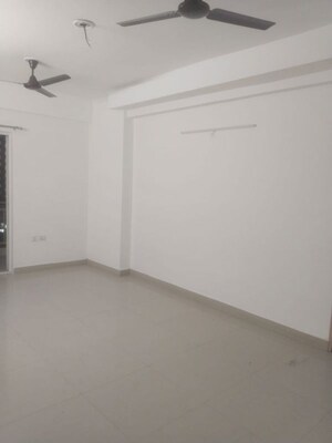 Room in 3 BHK Apartment at Gardenia Gateway, Sector 75 – for Rent