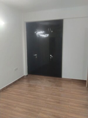 Room in 3 BHK Apartment at Gardenia Gateway, Sector 75 – for Rent