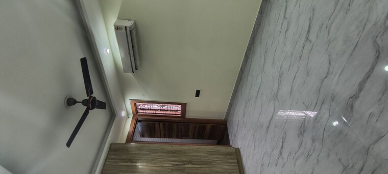 Room, khirki extension 3 Bedroom 990 Sq.Ft. Builder Floor In Khirki Extension Delhi 9724013