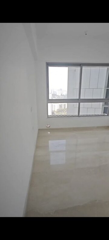 Room in 3 BHK Apartment at Kalpataru Immensa, Kolshet Road – for Sale