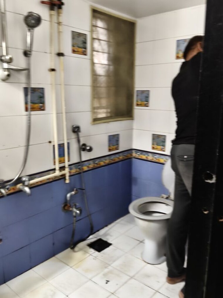 Bathroom, sagar-avenue 2 Bedroom 900 Sq.Ft. Apartment In Santacruz East Mumbai 9724036