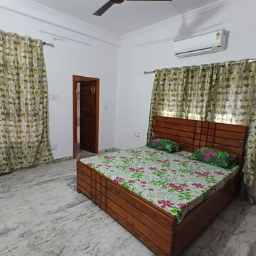 Bedroom in  Pg at Gomti Nagar – for Rent