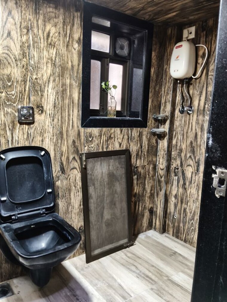 Bathroom, rajesh-park-view 1 Bedroom 500 Sq.Ft. Apartment In Santacruz East Mumbai 9724050