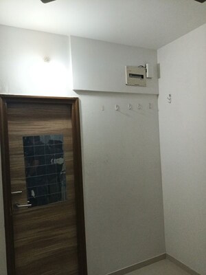 Room in Studio Apartment at Marathon NeoSkies, Utkarsh Nagar – for Rent