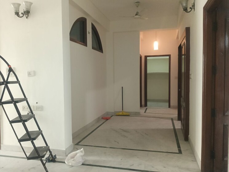 Bathroom, friends colony 3 Bedroom 2500 Sq.Ft. Builder Floor In Friends Colony Delhi 9724083