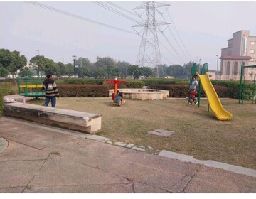  Plot For Sale in BPTP Green Oaks, Sector 70a