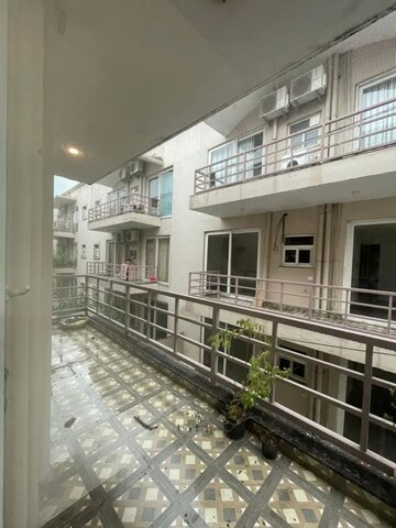 Balcony in 3 BHK Villa at BPTP Amstoria, Sector 102 – for Rent