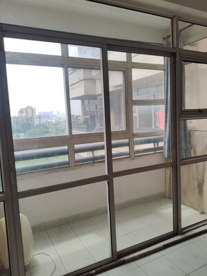 Room in 2 BHK Apartment at Ansal Sushant Estate, Sector 52 – for Rent