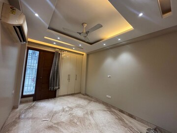 Room in 3 BHK Builder Floor at Greater Kailash I – for Rent