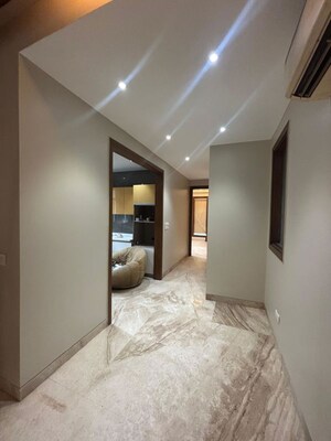 Room in 3 BHK Builder Floor at Greater Kailash I – for Rent