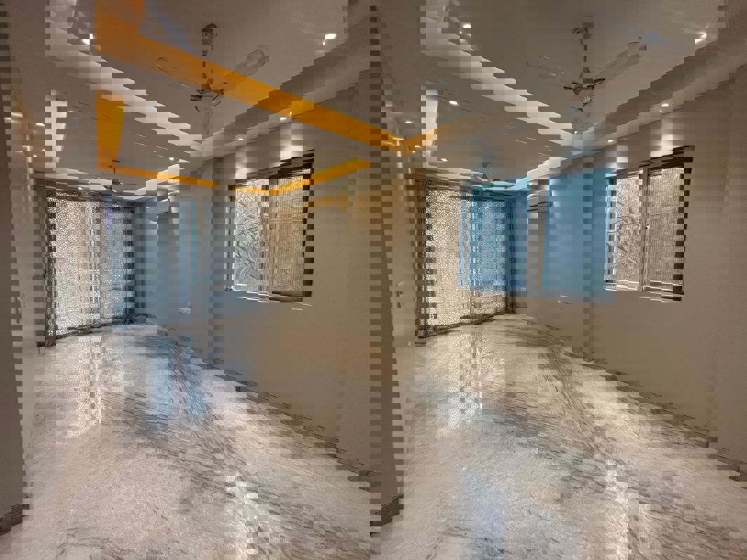 3 BHK + Pooja Room,Servant Room Builder Floor For Rent in Greater Kailash 