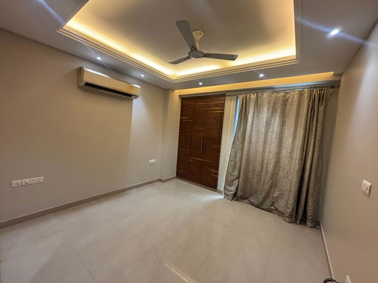 Bedroom, greater kailash i 3 Bedroom 208 Sq.Yd. Builder Floor In Greater Kailash I Delhi 9724151