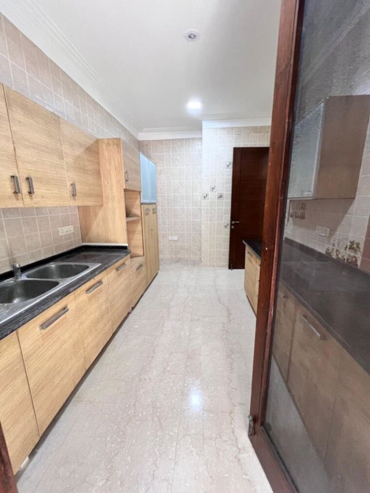 Kitchen, greater kailash i 3 Bedroom 200 Sq.Yd. Builder Floor In Greater Kailash I Delhi 9724154