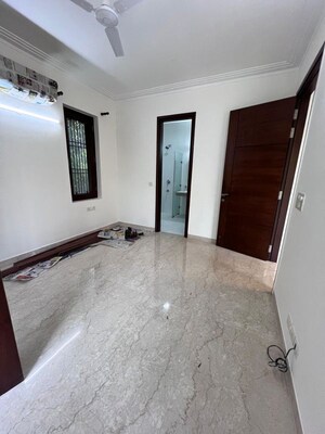 Room in 3 BHK Builder Floor at Greater Kailash I – for Rent