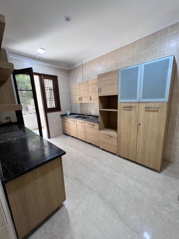 Kitchen, greater kailash i 3 Bedroom 200 Sq.Yd. Builder Floor In Greater Kailash I Delhi 9724154