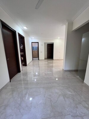 Room in 3 BHK Builder Floor at Greater Kailash I – for Rent