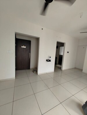 Room in 2 BHK Apartment at VJ YashOne Infinitee, Tathawade – for Rent