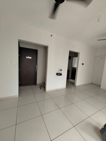 Room in 2 BHK Apartment at VJ YashOne Infinitee, Tathawade – for Rent