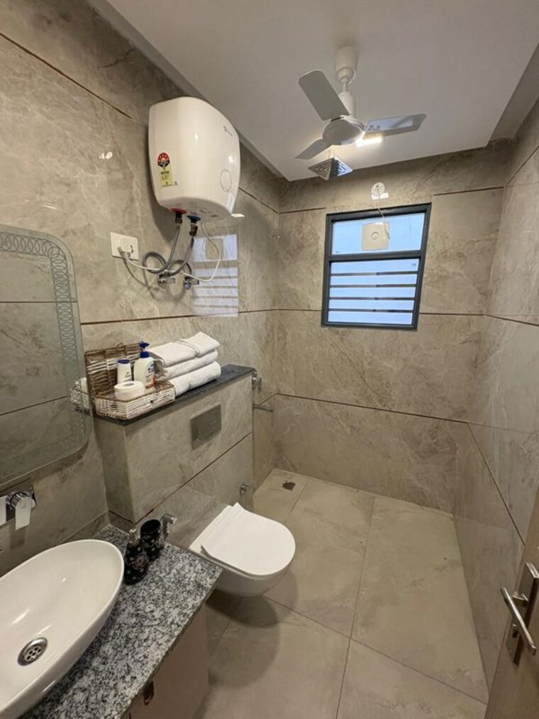 Bathroom, jal-vihar-colony 4 Bedroom 2850 Sq.Ft. Independent House In Sector 46 Gurgaon 9724193