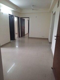 2 BHK Apartment For Rent in Nimbus The Hyde park