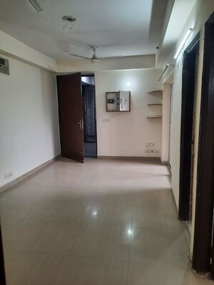 2 BHK Apartment For Rent in Nimbus The Hyde park, Sector 78