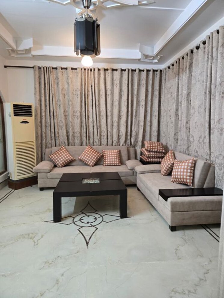Living Room, green park 3 Bedroom 1800 Sq.Ft. Apartment In Green Park Delhi 9724226