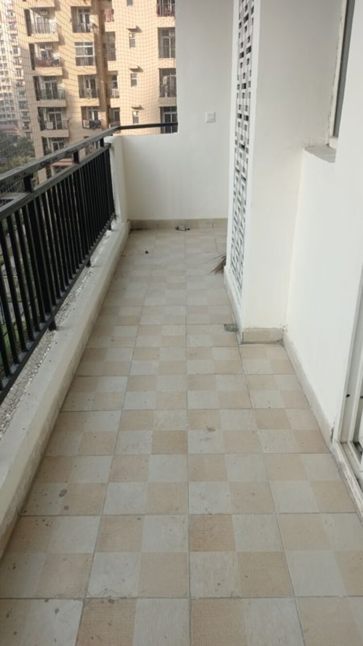 Balcony, sethi-max-royal 3 Bedroom 1440 Sq.Ft. Apartment In Sector 76 Noida 9724250