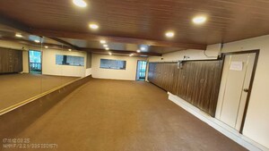 Parking in  Showroom at Andheri West – for Rent