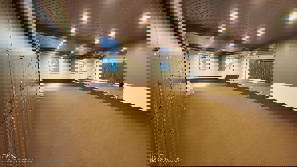 Showroom For Rent in Andheri West 